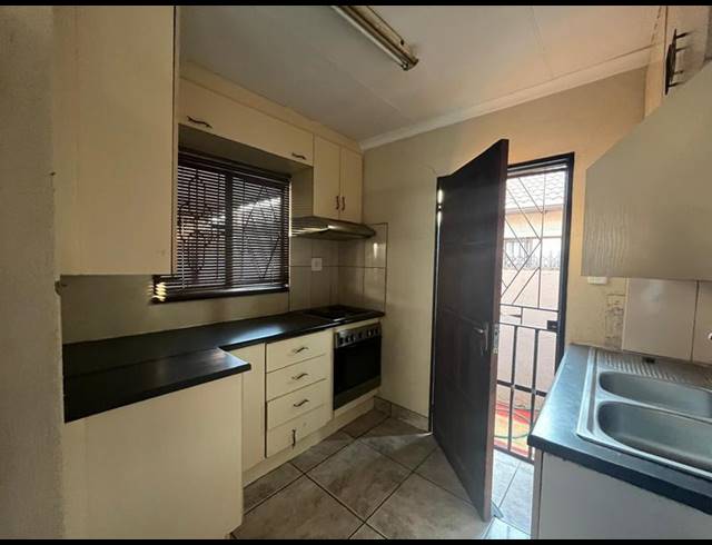 2 BEDROOM PROPERTY TO RENT IN SOSHANGUVE VV